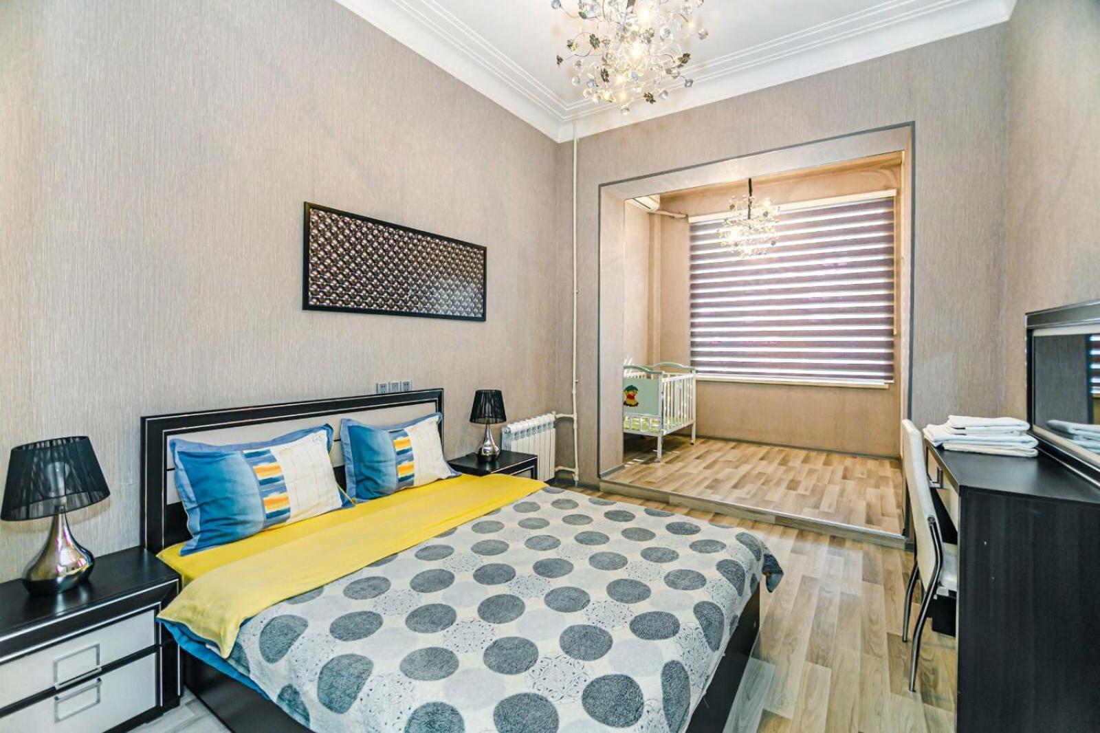 Azneft Square Deluxe Apartment Bakú Exterior foto