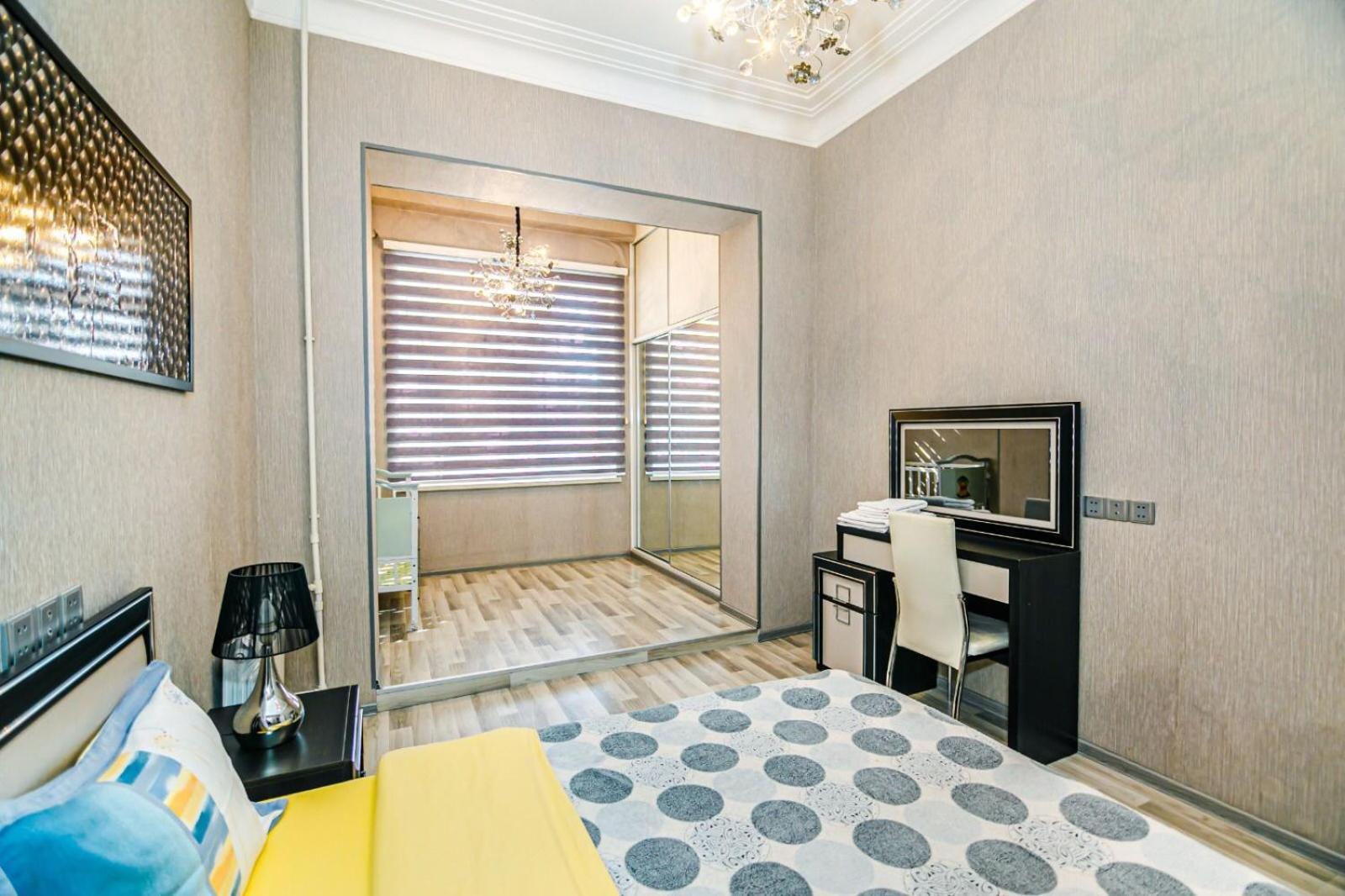 Azneft Square Deluxe Apartment Bakú Exterior foto