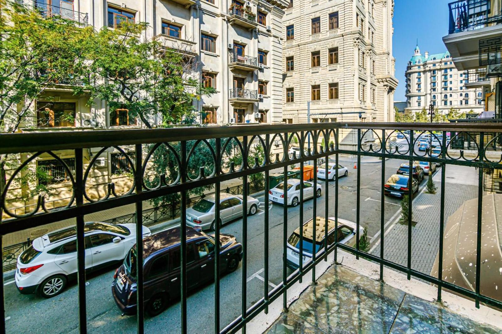 Azneft Square Deluxe Apartment Bakú Exterior foto