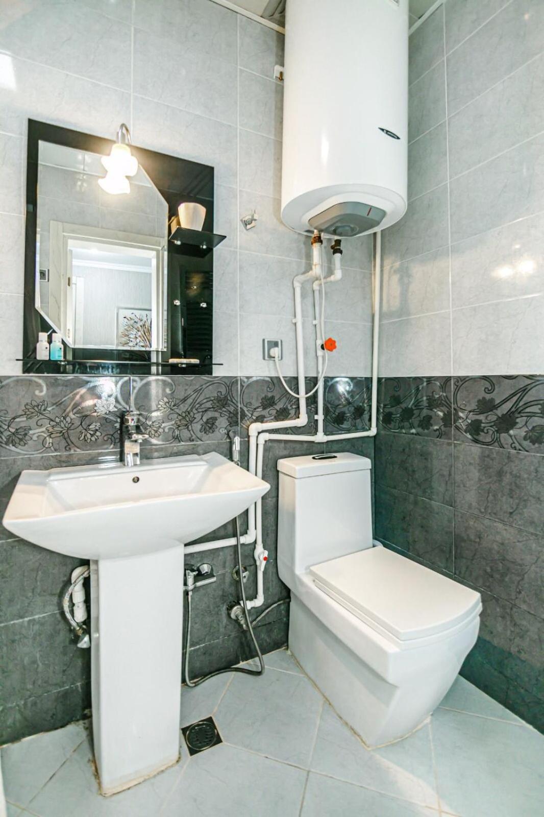 Azneft Square Deluxe Apartment Bakú Exterior foto