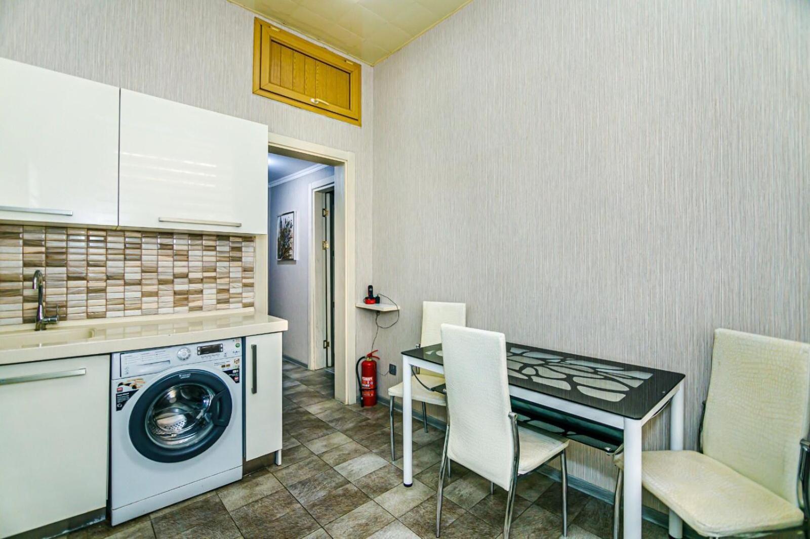 Azneft Square Deluxe Apartment Bakú Exterior foto
